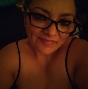 Meet your Posher, Gloria